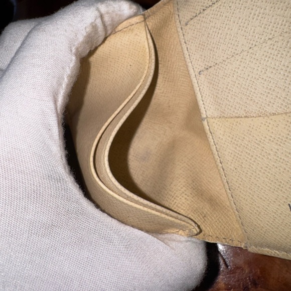 LOUIS VUITTON
Damier Azur Canvas Pocket Organizer Wallet - Picture 9 of 16